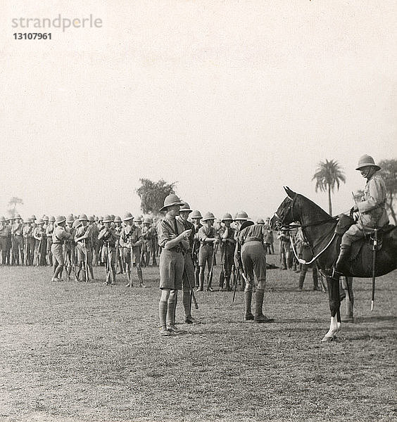 Stereoview WW1  Der Große Krieg Realistische Reisen Militärfotos um 1918. Unsere tapferen Verteidiger des Nils warten auf Befehle  Ägypten. Soldaten zu Pferd