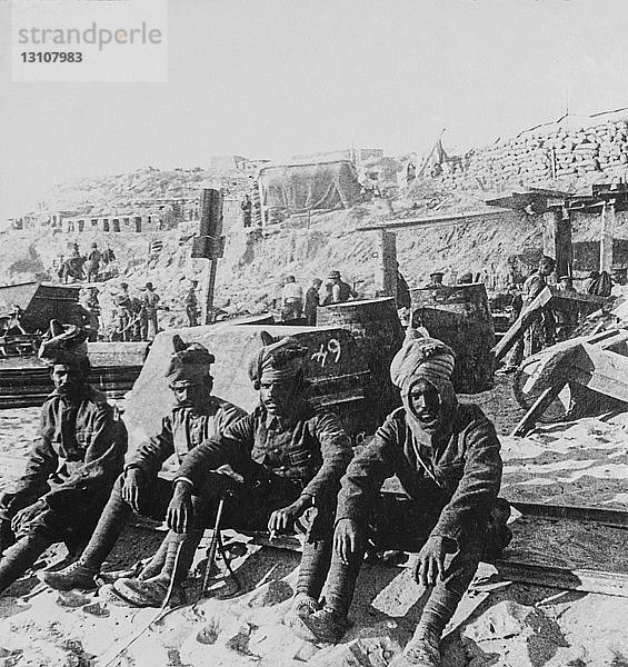 Stereoview WW1  The Great War Realistic Travels Militärfotografien um 1918.Strand W  eine türkische Todesfalle  gestürmt von unbeugsamen Lancasters unter einem Tornado von Feuer  Entladen von Geschäften