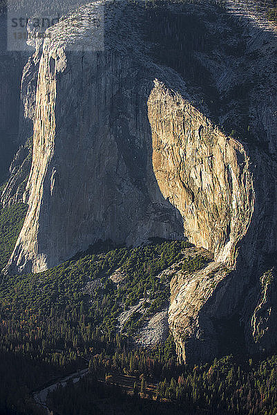 Hochwinkelansicht des Berges im Yosemite National Park