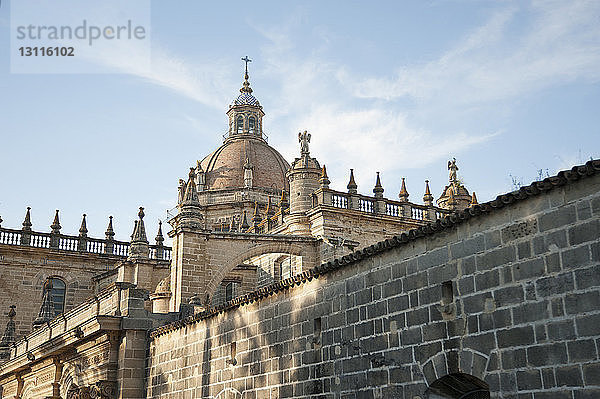 Kathedrale von Jerez de la Frontera gegen den Himmel