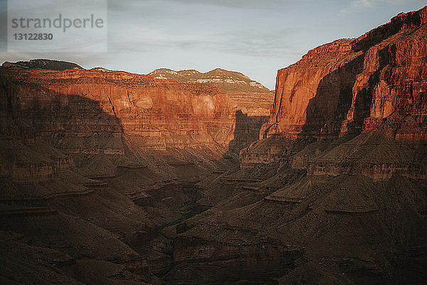 Landschaftliche Ansicht der Berge gegen den Himmel im Grand Canyon National Park