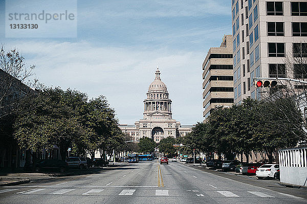 Texas State Capitol gegen blauen Himmel