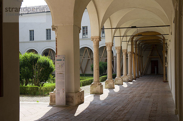 Italien  Lombardei  Mantua  S. Benedetto Po  Benediktinerklosterkomplex von Polirone  Basilika und Abazia. Residenz von Matilda von Canossa.