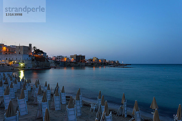 Italien  Apulien  Otranto  der Strand in der Abenddämmerung