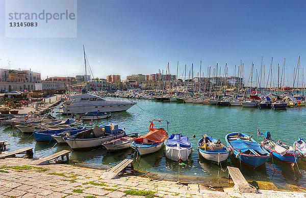 Italien  Apulien  Bisceglie  der Hafen