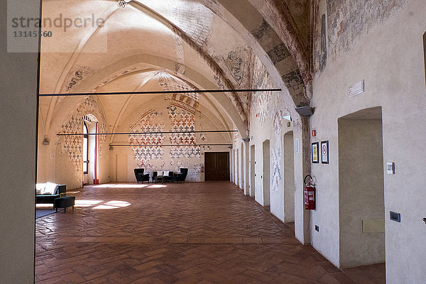 Italien  Lombardei  Cassano Adda - Im Mittelalter erbautes Schloss  das von Ottone Visconte renoviert wurde. Es wurde von Leonardo da Vinci im Turm bewohnt. Freskierte Räume