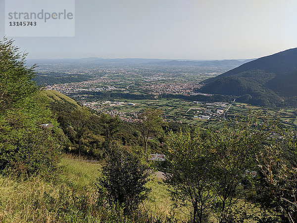 Italien  Venetien  Vicenza von Altopiano di Asiago aus gesehen