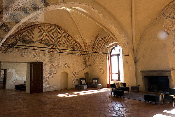 Italien  Lombardei  Cassano Adda - Im Mittelalter erbautes Schloss  das von Ottone Visconte renoviert wurde. Es wurde von Leonardo da Vinci im Turm bewohnt. Freskierte Räume