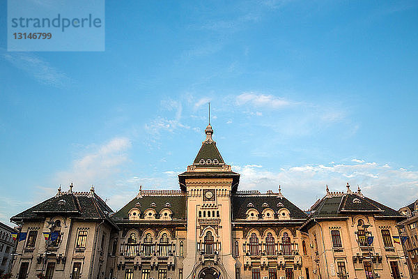 Tiefblick auf das Rathaus  Craiova  Rumänien