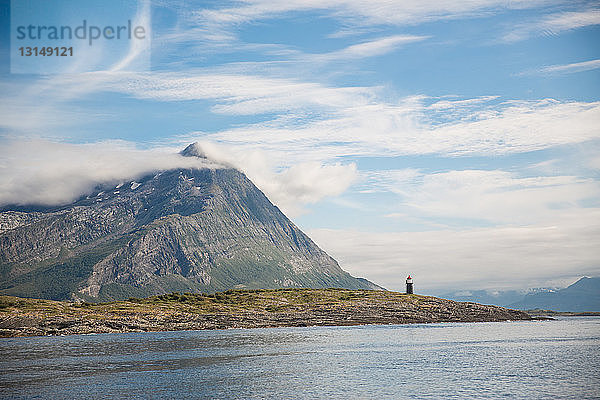 Blick auf Berg und Fjord  Bodo Norwegen