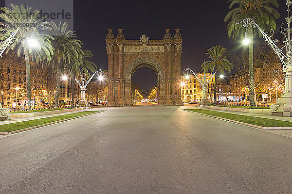 Arc de Triomf bei Nacht  Barcelona  Katalonien  Spanien