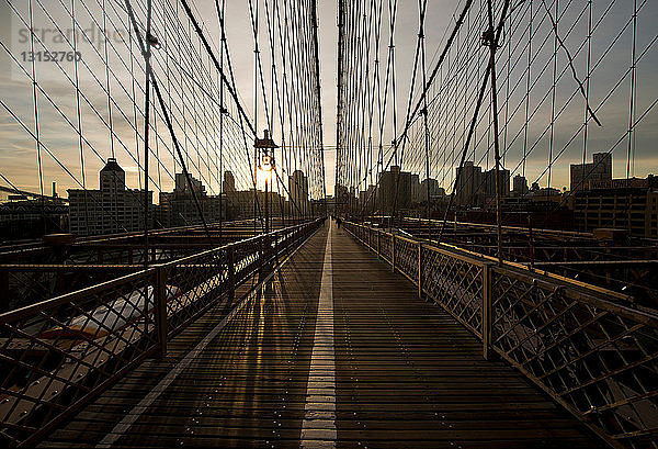 Brooklyn-Brücke  New York City  USA