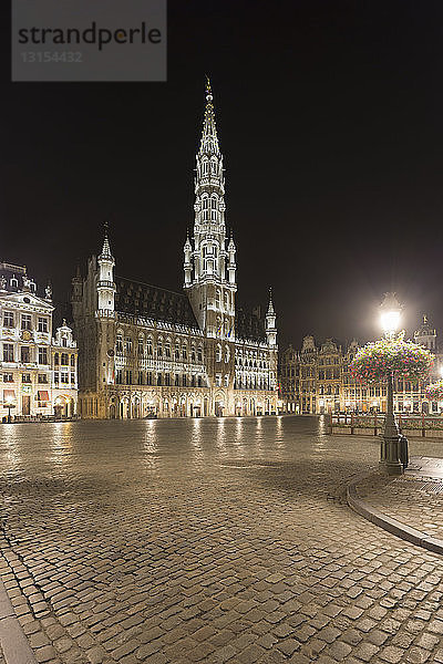 Rathaus (Hotel de Ville)  Grand Place  Grand Place bei Nacht  Brüssel  Belgien
