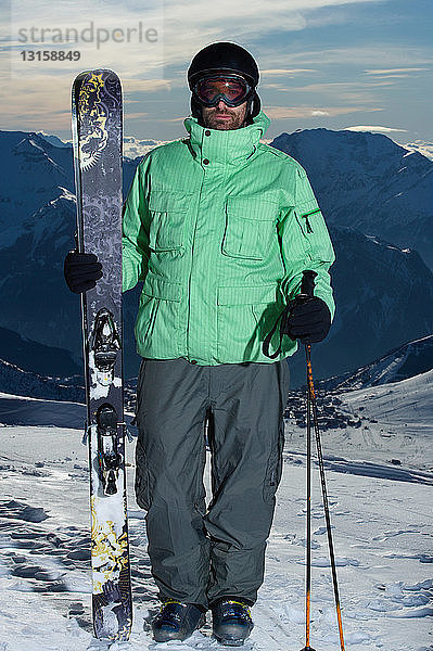 Porträt eines Skifahrers.