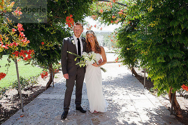 Porträt von Braut und Bräutigam am Hochzeitstag