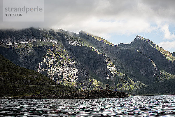Gewitterwolken über Bergen und Fjord  Bodo Norwegen