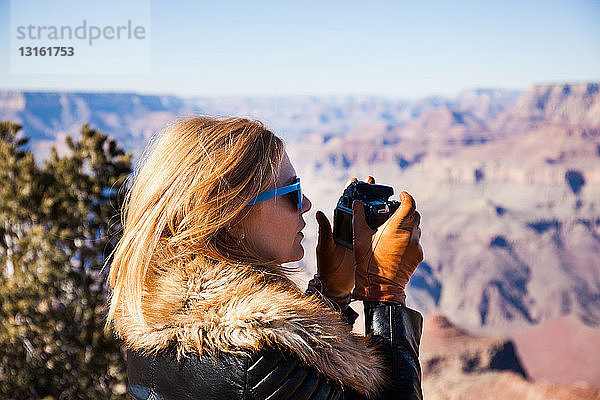 Frau fotografiert Grand Canyon  Arizona  USA