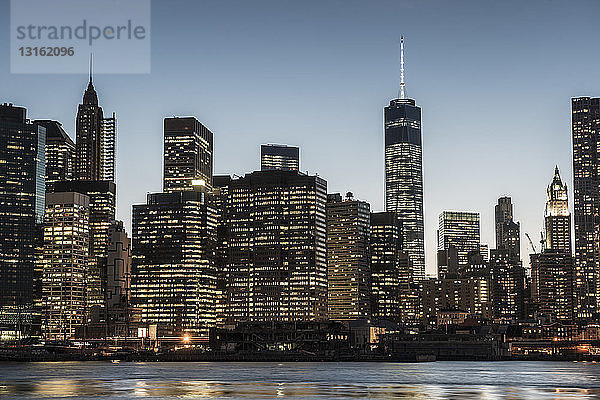Skyline von Lower Manhattan  New York  USA