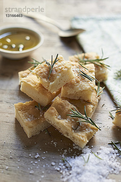 Glutenfreie Ciabatta-Quadrate mit Rosmarin