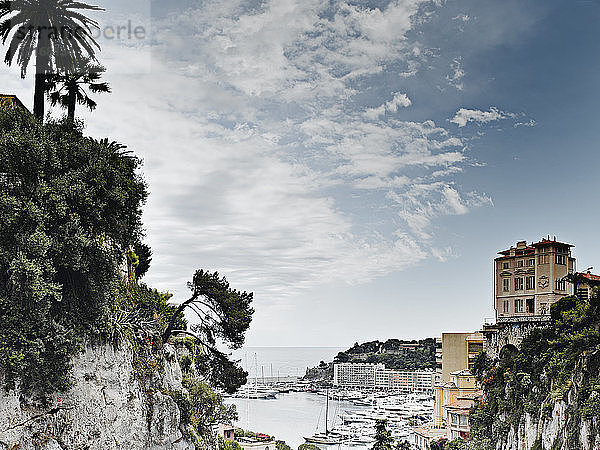 Ansicht der Klippen und des Hafens  Monte Carlo  Monaco