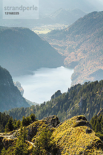 Berg mit Blick auf die ländliche Landschaft