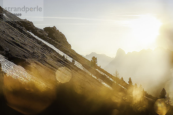 Berge bei Sonnenaufgang  Valparola  Alta Badia Südtirol  Italien