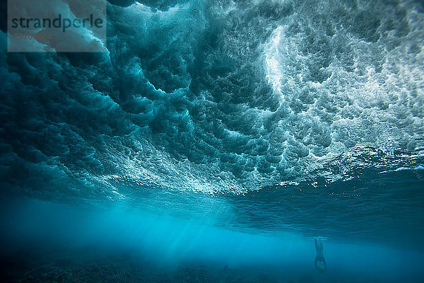 Unterwasser-Ansicht der Wellen