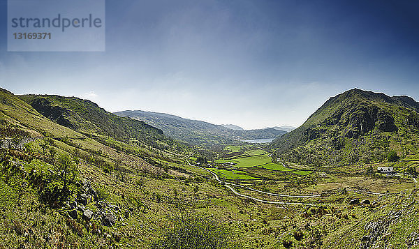 Landschaft von Snowdonia  Blick Richtung Llyn Gwynant  Wales