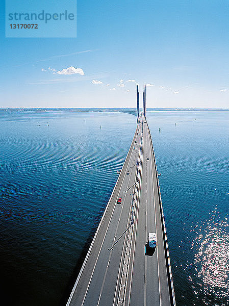 Verkehr auf der Öresundbrücke von Dänemark nach Schweden  Europa