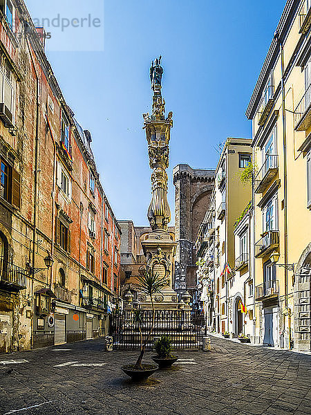 Italien  Kampanien  Neapel  Obelisco di San Gennaro auf der Piazza Sisto Riario Sforza