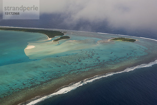 Cook-Inseln  Rarotonga  Luftaufnahme der Lagune von Aitutaki