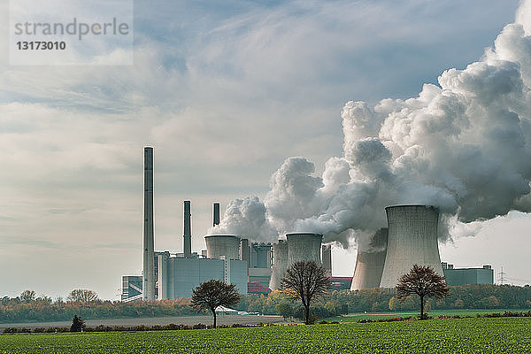 Deutschland  Grevenbroich  modernes Braunkohlekraftwerk Neurath I