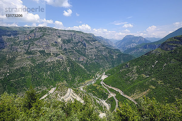 Albanien  Grafschaft Shkoder  Albanische Alpen  Cem-Canyon