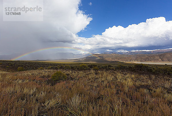 USA  Utah  Landschaft und Regenbogen