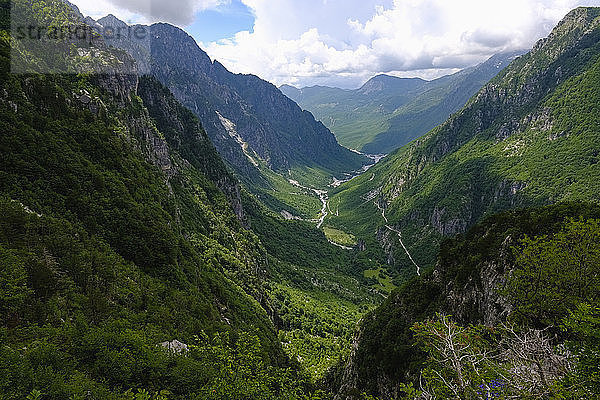 Albanien  Bezirk Shkoder  Albanische Alpen  Theth-Nationalpark  Shala-Tal