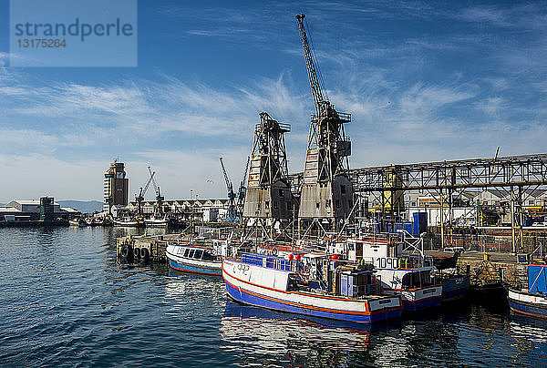 Südafrika  Kapstadt  Fischerboote an der Victoria & Alfred Waterfront