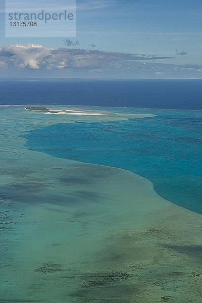 Cook-Inseln  Rarotonga  Luftaufnahme der Lagune von Aitutaki