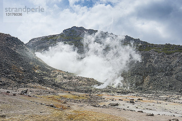 Hokkaido  Akan-Mashu-Nationalpark  Iozan  Schwefelberg  aktives Vulkangebiet