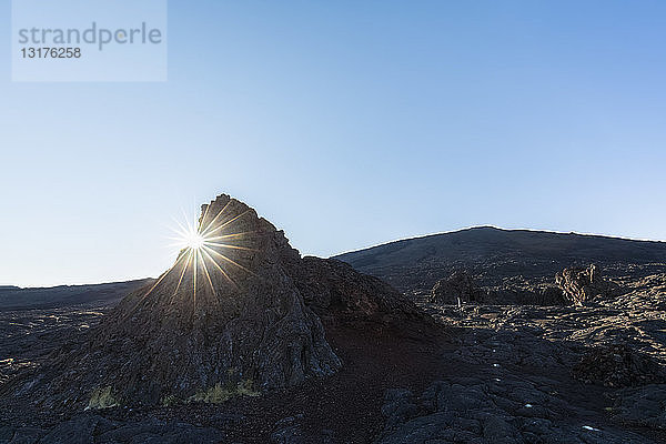 Reunion  Nationalpark Reunion  Schildvulkan Piton de la Fournaise  Caldera Enclos Fouque und Chapelle de Rosemont