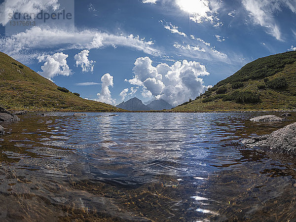 Italien  Lombardei  Bergamaskische Alpen  Bergsee  Berg Camino