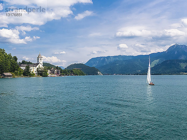 Österreich  Salzkammergut  Salzburger Land  Wolfgangsee  St. Wolfgang  Segelboot