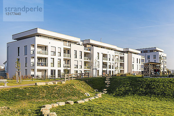Deutschland  Baden-Württemberg  Sindelfingen  Darmsheim  Neubaugebiet  modernes Mehrfamilienhaus