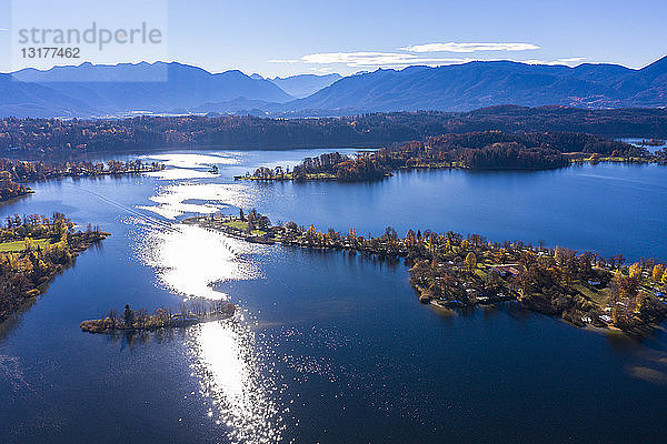Deutschland  Bayern  Ostallgäu  Landkreis Garmisch-Partenkirchen  Alpenvorland  Luftbild des Staffelsees mit Inseln