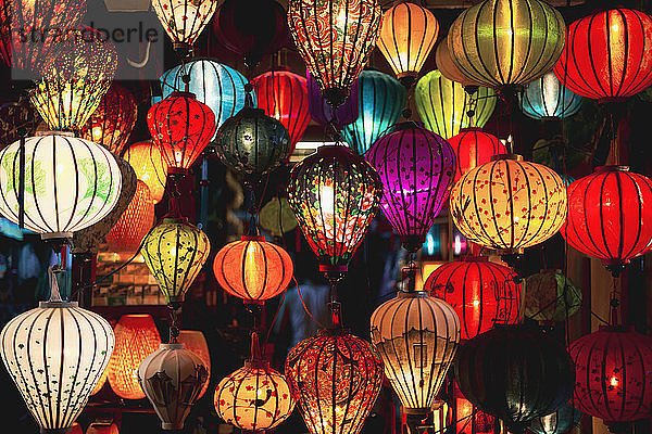 Vietnam  Hoi An  Lampions zu verkaufen