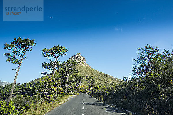 Südafrika  Kapstadt  Straße  die zum Lion's Head führt