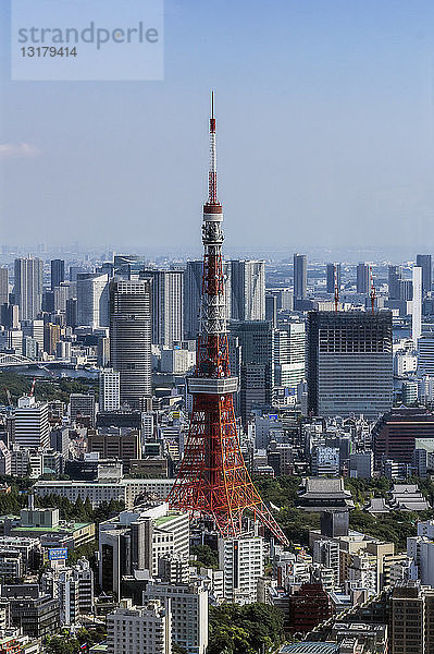 Japan  Tokio  Stadtansicht mit Tokio-Turm