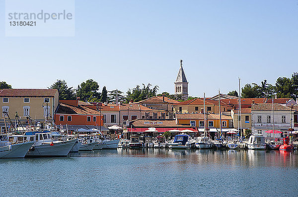 Kroatien  Istrien  Novigrad  Hafen