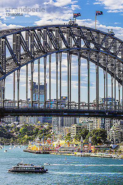 Australien  New South Wales  Sydney  Harbour Bridge und Coney Island  Luna Park