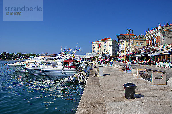 Kroatien  Istrien  Porec  Altstadt am Hafen