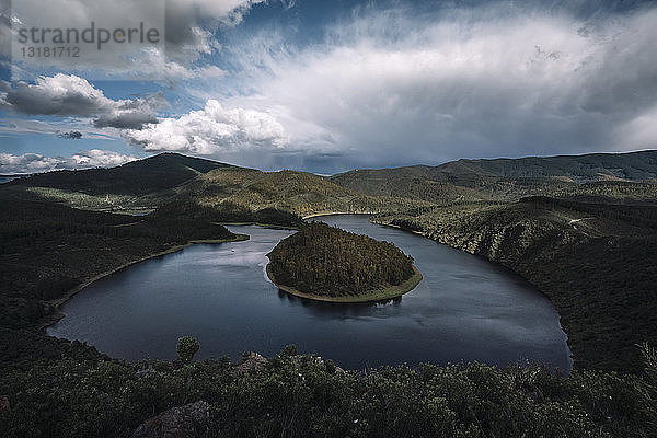 Spanien  Extremadura  Las Hurdes  Caceres  Fluss  Mäander